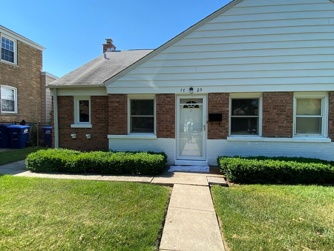 Primary Photo - 1725 Prospect Ave