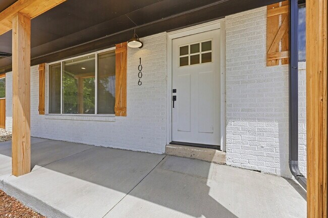 Foto del edificio - $2,595.95 - 3 Bed/2 Bath Home in Colorado Springs with Large backyard.