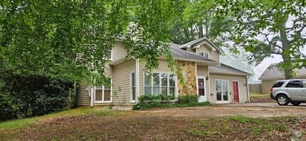 Building Photo - 125 Governors Ridge NW