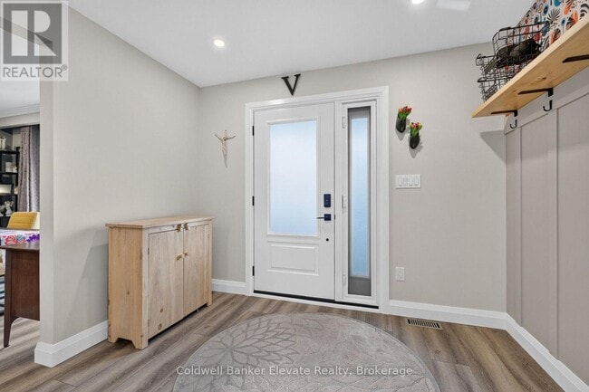 Building Photo - 45 Faludon Dr