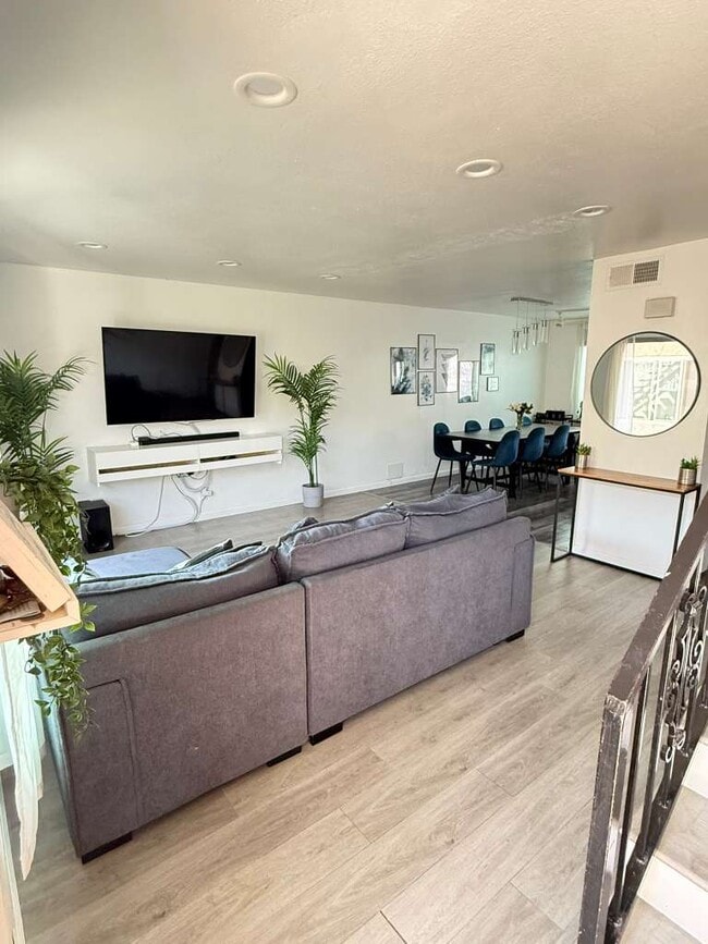 Building Photo - 2296 Gaviota Ave