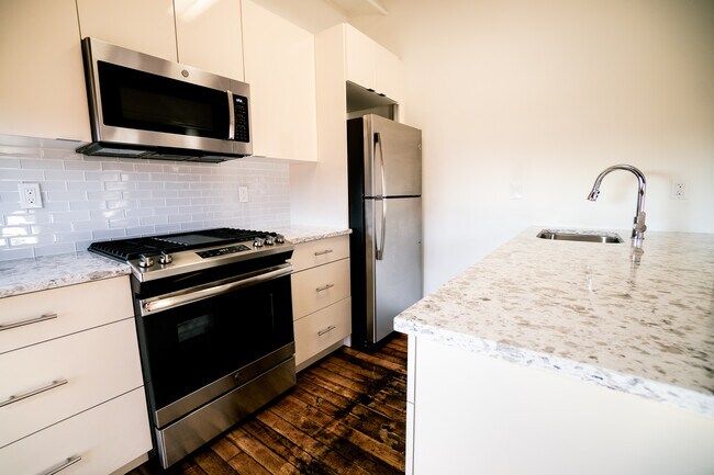 Building Photo - 748 Tremont St