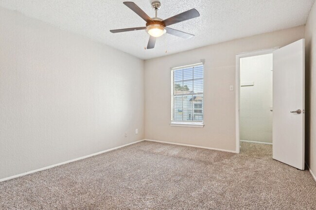 Building Photo - Blakely Apartments