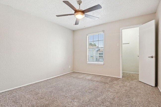 Building Photo - Blakely Apartments