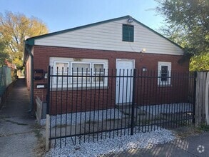 Building Photo - Spacious 2BR Apartment on Westside