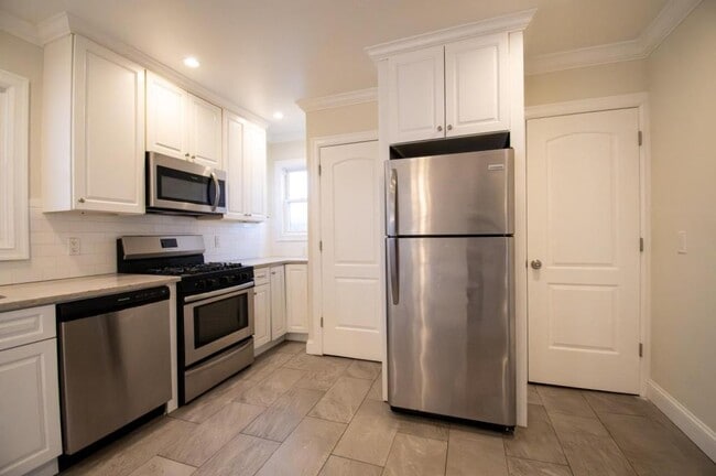 Foto del edificio - 3159 Milburn Ave