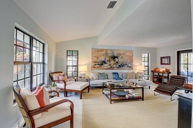 Foto del edificio - 399 SW 15th St