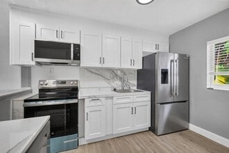 Building Photo - 540 NE 61st St