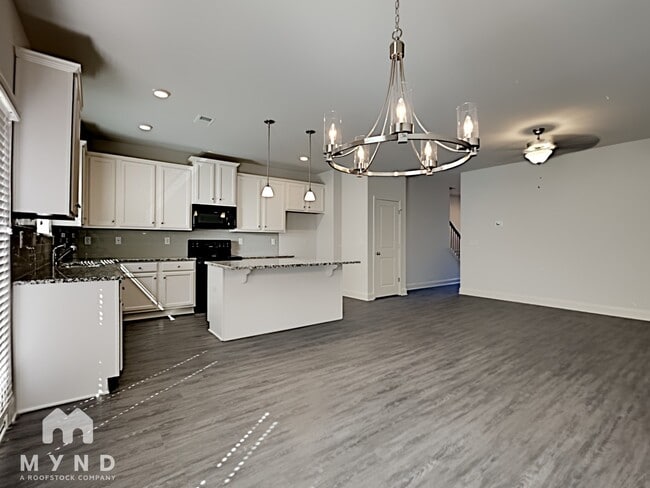 Building Photo - 225 Hydrangea Ct