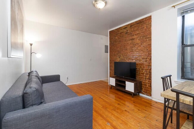 Foto del edificio - 1617 3rd Ave