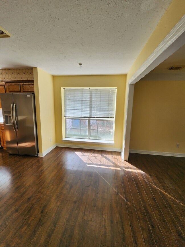 Building Photo - 1225 Jeanette Way