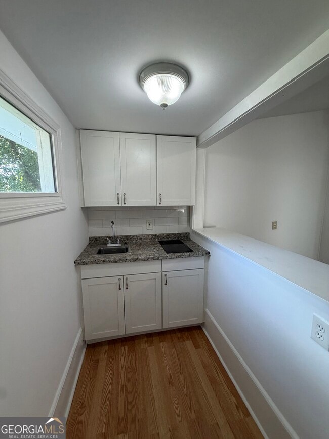Building Photo - 328 Maple St