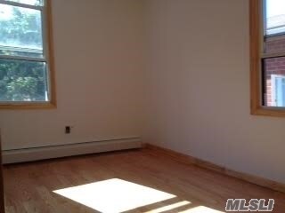 Foto del edificio - 9-18-18 College Point Blvd