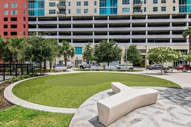 Building Photo - 1120 E Kennedy Blvd