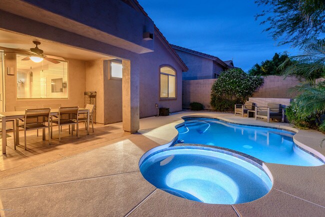 Building Photo - 10423 E Saltillo Dr