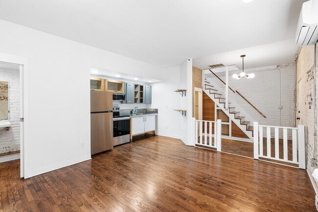 Photo - 116 Turner St House