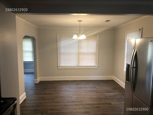 Building Photo - 10424 Rozzelles Ferry Road