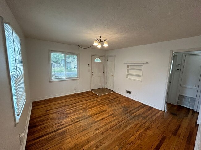 Building Photo - 6 month lease-3335 P Street-3bed/2bath