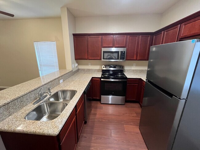 Building Photo - 285 Bella Sera Ln