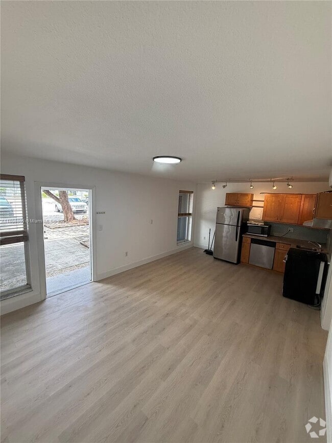 Building Photo - 3071 SW 27th Ave