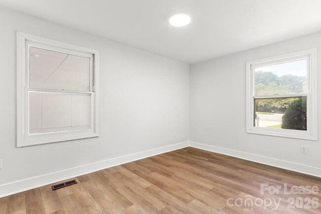 Foto del edificio - 761 Randa Dr