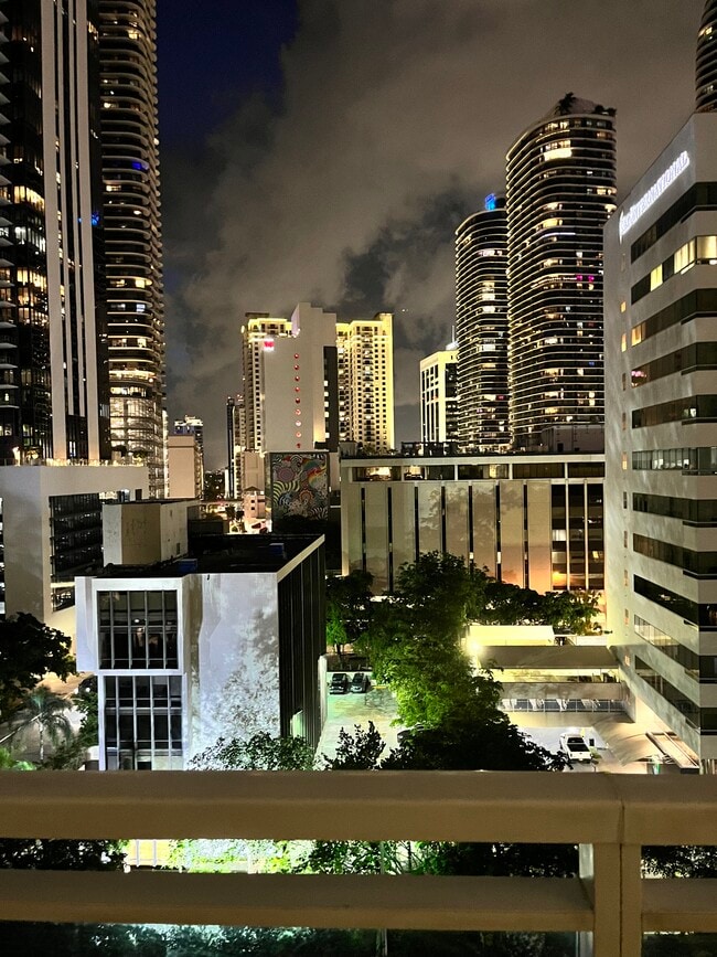 Building Photo - 951 Brickell Ave