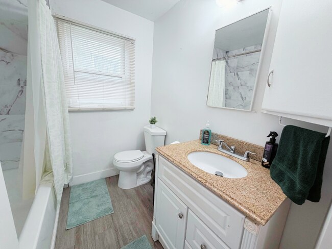 Foto del edificio - 1711 S 1300 E