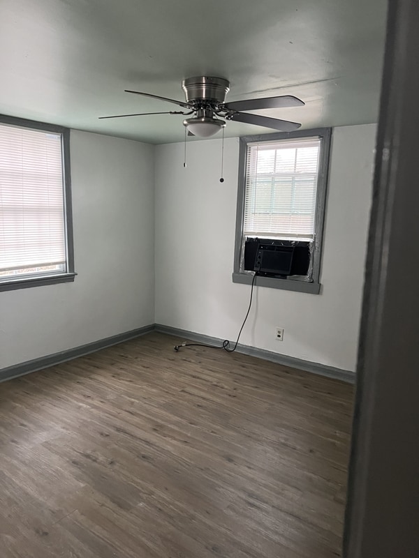 Building Photo - 487 Mellon St