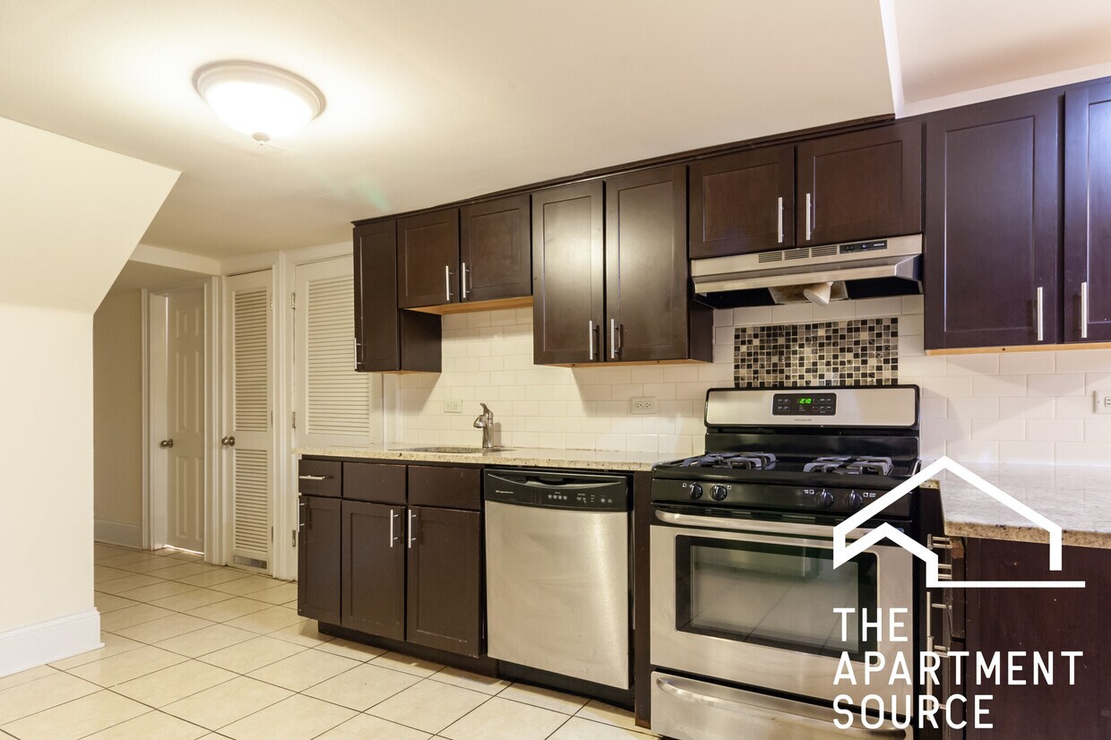 Foto principal - 877 W Lill Ave