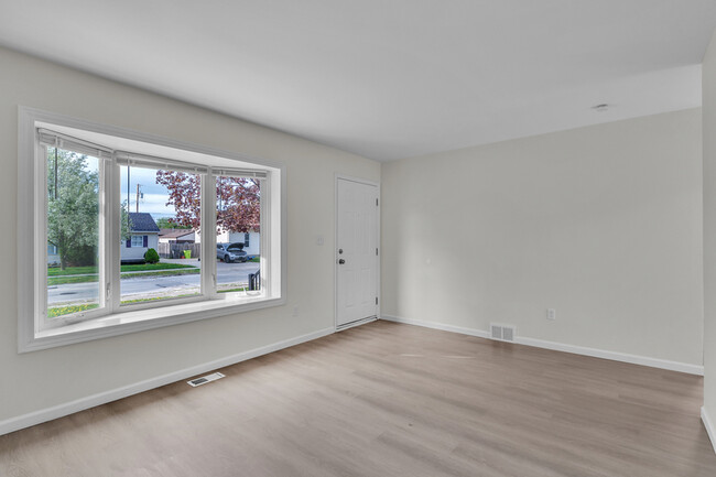 Foto del edificio - 20540 Colman St