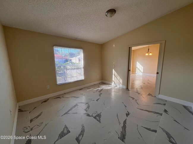 Building Photo - 619 Pampas St NW