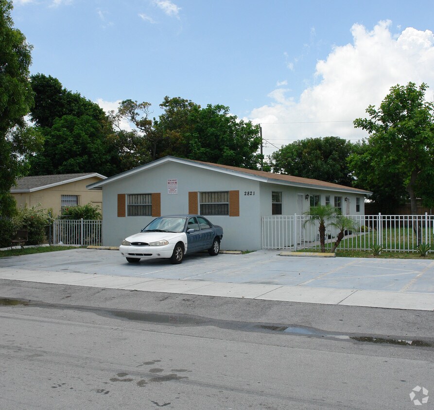 Primary Photo - 2815-2821 NW 13th Ct