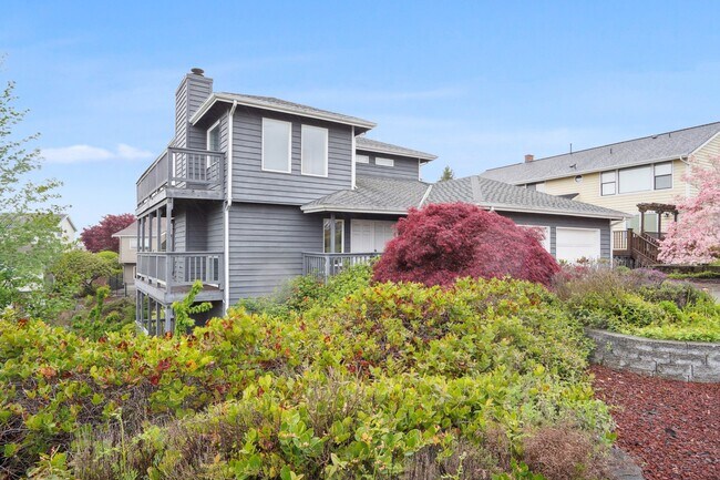 Building Photo - 4670 Lighthouse Dr NE