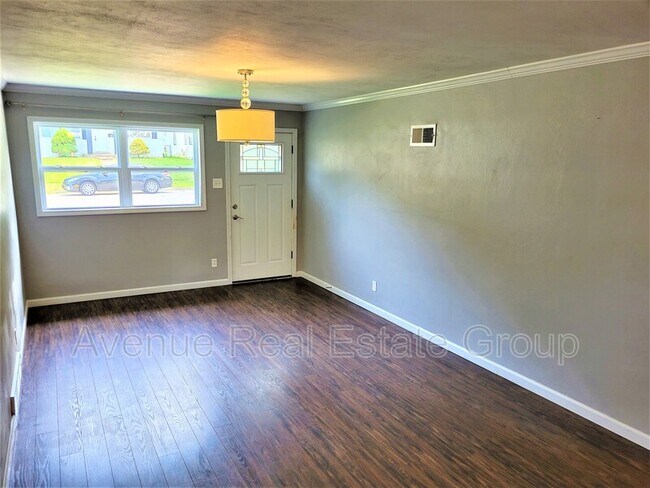 Foto del edificio - 243 Monica Dr