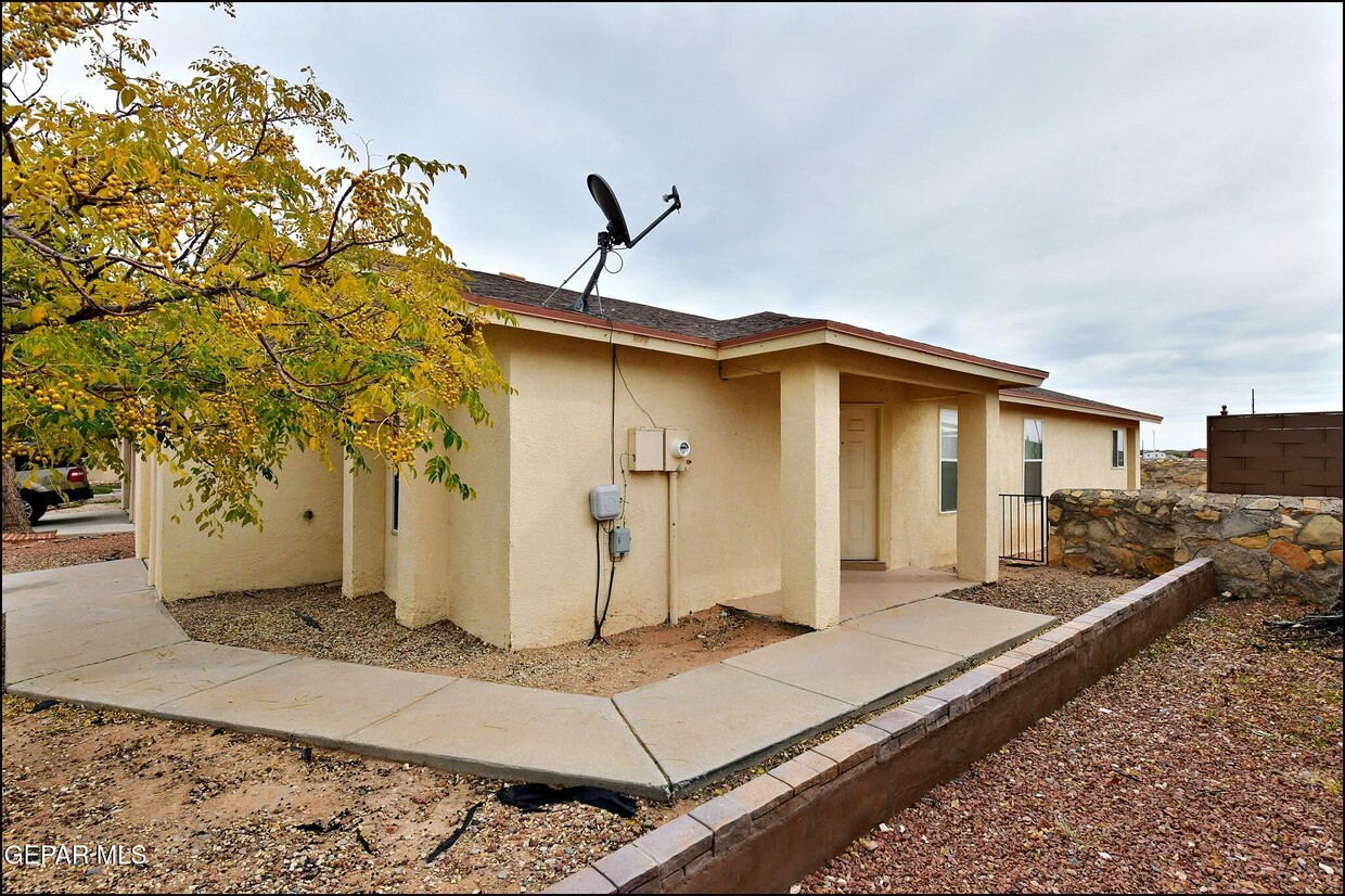 Primary Photo - 14164 Robert Ituarte Dr