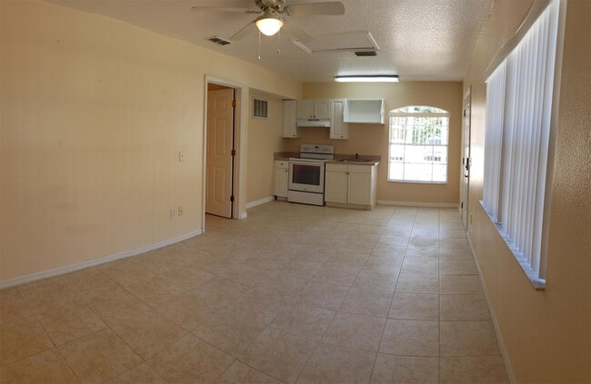 Foto del edificio - 2807 Fan Palm Dr