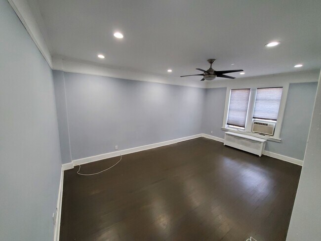 Livingroom - 5911 Queens Blvd