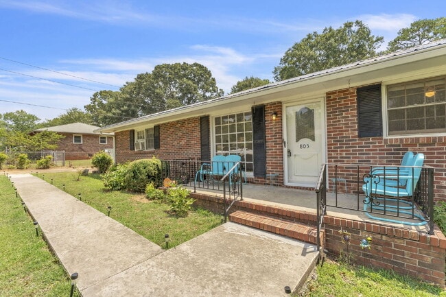 Building Photo - Charming 3-Bed, 2-Bath Haven in Anderson w...