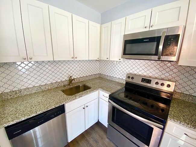 Building Photo - Modern One-Bedroom Federal Hill Apartment