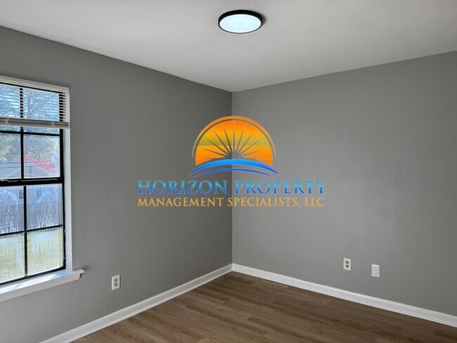 Foto del edificio - 900 Stevens Ct NE