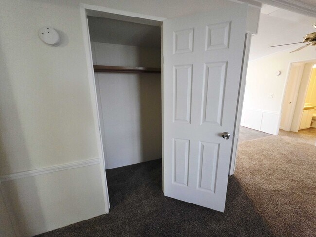 Foto del edificio - 3683 Pinoak St