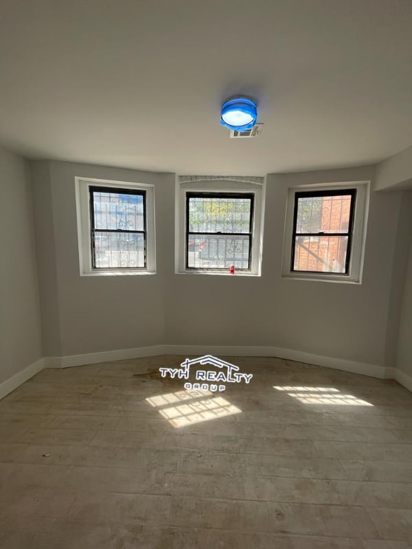 27 Elizabeth Ave Unit A, Newark, NJ 07108 Room for Rent in Newark, NJ