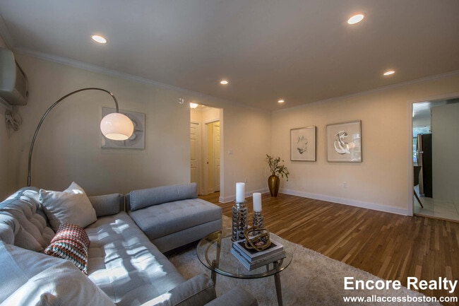 Building Photo - 70 St Paul St