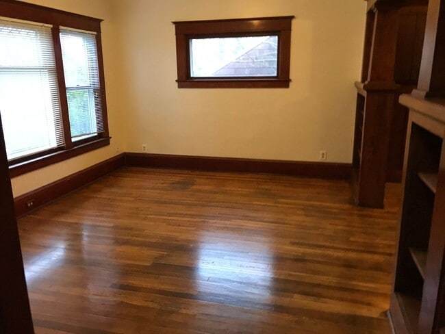 Photo - 4br/2ba House with fenced yard