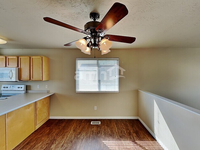Foto del edificio - 947 Foxboro Dr