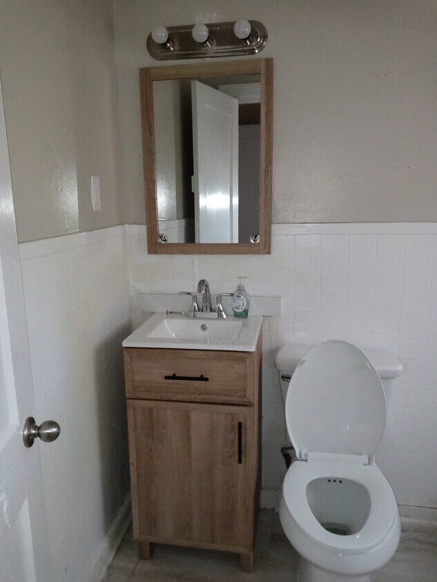 Primary Photo - 701 Varsity Dr