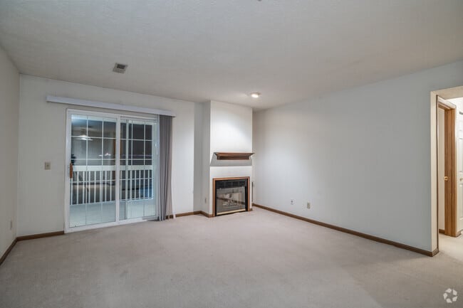 1BR, 1BA - 710SF - Living Room - 3192 Dotwood St NW