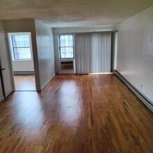 Building Photo - 2356 79th St
