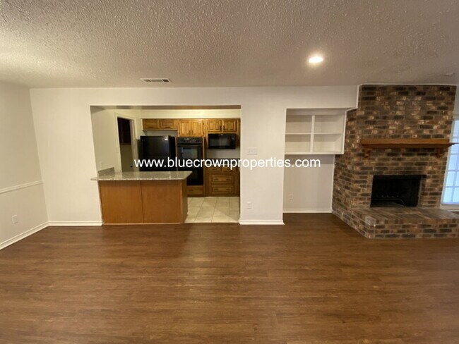 Foto del edificio - 139 Wildwood Dr