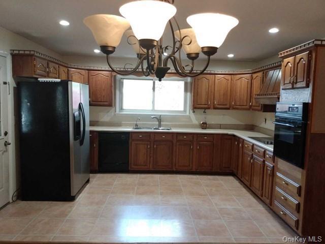 Building Photo - 307 Wildwood Dr